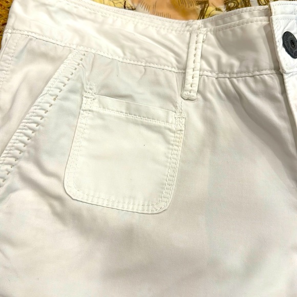 Z-BRAND WOMENS WHITE COTTON KNEE LENGTH SHORTS WITH STITCH DETAILING IN SIZE 28 - Picture 3 of 13